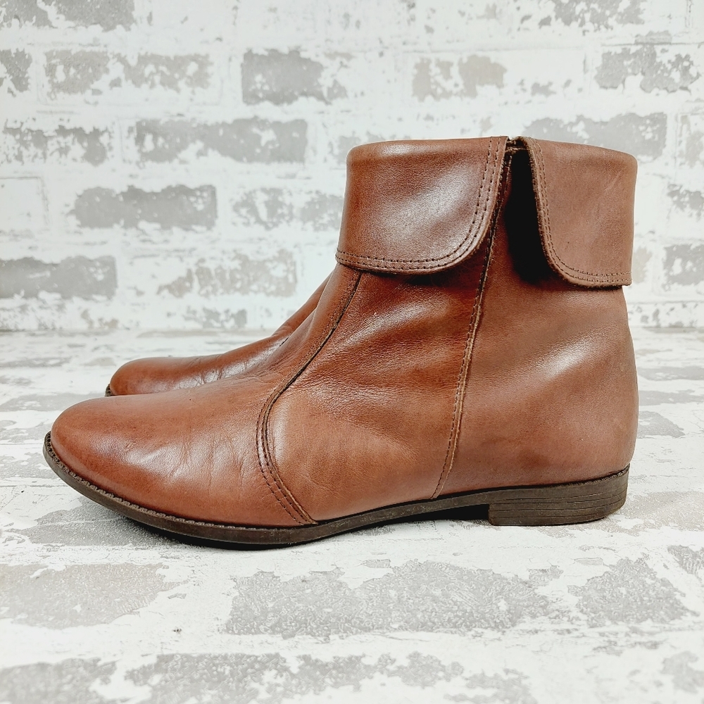 Corello Brown Leather Round Toe Side Zip Ankle Boots B500